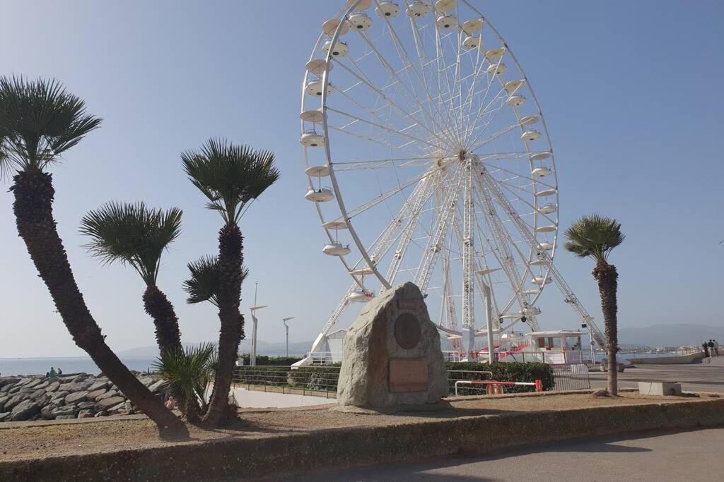 T2 Climatise A 5 Minutes A Pied De La Plage Avec Parking, Piscine Et Wifi Fréjus Dış mekan fotoğraf