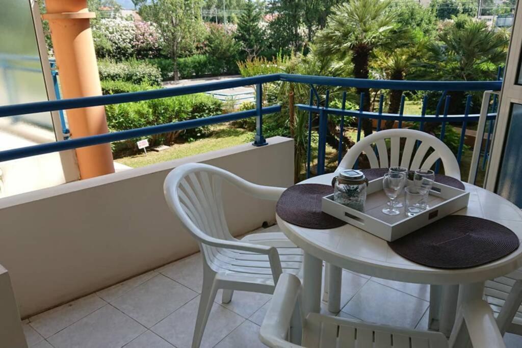 T2 Climatise A 5 Minutes A Pied De La Plage Avec Parking, Piscine Et Wifi Fréjus Dış mekan fotoğraf