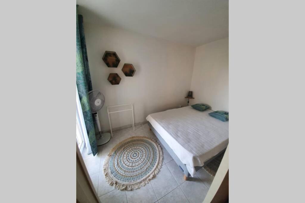 T2 Climatise A 5 Minutes A Pied De La Plage Avec Parking, Piscine Et Wifi Fréjus Dış mekan fotoğraf